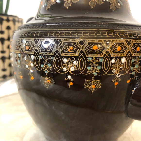 Vintage Ceramic Tea Pot - Picture 5 of 7